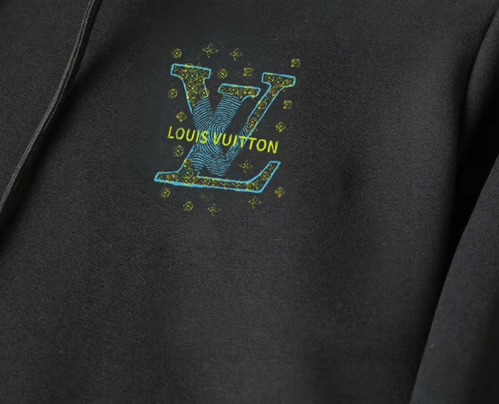 🅿️400 [LV Louis Vuitton] (Fat Man Gospel) hot-selling suit is coming. Focus on the original version of the official website. 2025 new hot-selling cardigan sweater suit. The original order is the best. 🇭🇰The meticulous work of top designers is dedicated to a fitting and perfect upper body effect. 100% natural high-quality Roman cotton, close-fitting comfort, noble and elegant! Original hardware embodies elegance and nobility! Counter size: M-5XL (maximum wear up to 220 pounds)